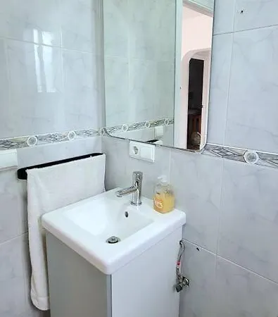 Hébergement de vacances Casa Con Piscina Privada Y Jardin *