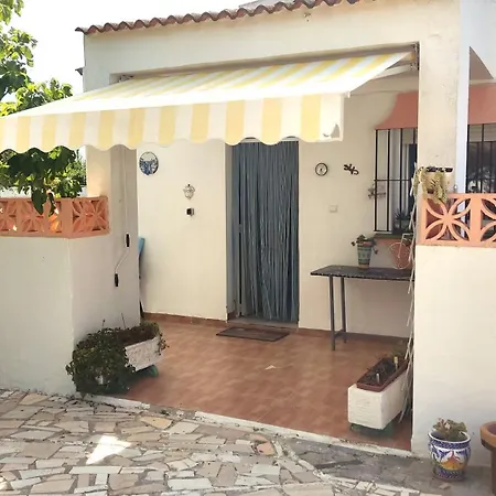 Casa Con Piscina Privada Y Jardin Hébergement de vacances