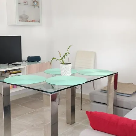 Hébergement de vacances Casa Con Piscina Privada Y Jardin *